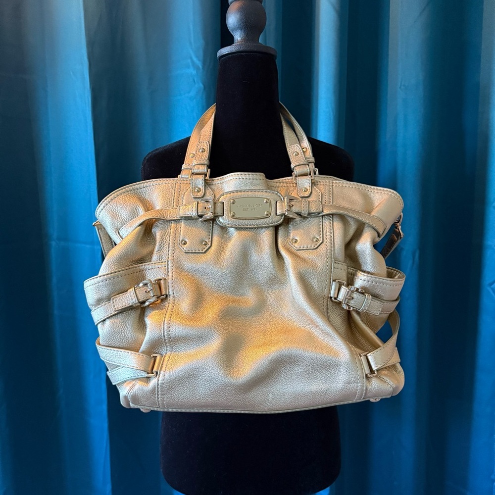 Michael Kors ⭐️ Gold Handbag with Crossbody Strap